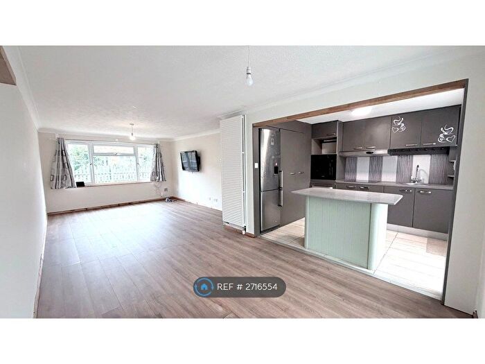 4 Bedroom End Of Terrace House To Rent In Thorn Walk, Sittingbourne, ME10