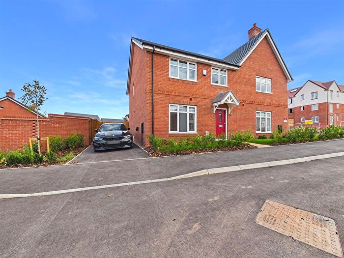 4 Bedroom Property To Rent In Carrington Way, Coventry, CV7