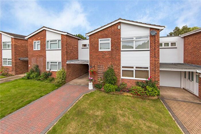 4 Bedroom Link Detached House To Rent In The Park, Redbourn, St. Albans, AL3