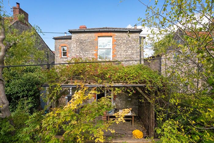 3 Bedroom Detached House For Sale In Conduit Square, Pilton, BA4
