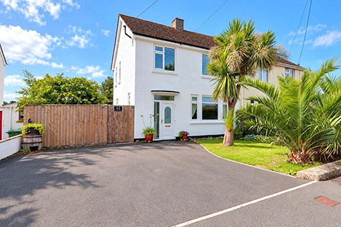 3 Bedroom Semi-Detached House For Sale In Lynhurst Avenue, Sticklepath, Barnstaple, EX31