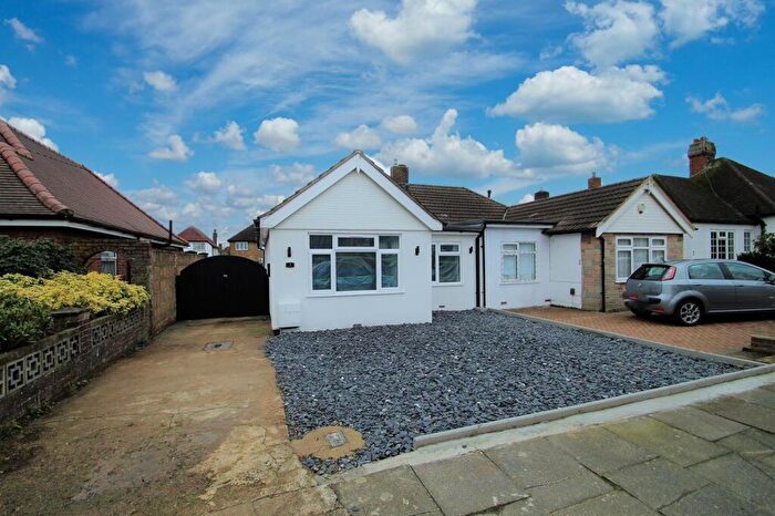 4 Bedroom House To Rent In The Croft, Ruislip, HA4