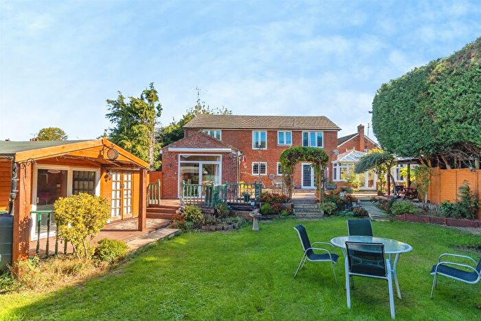 5 Bedroom Detached House For Sale In Orchard Way, Wing, Leighton Buzzard, LU7