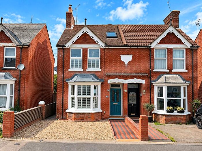 3 Bedroom Semi-Detached House For Sale In Hunter Road, Willesborough, TN24