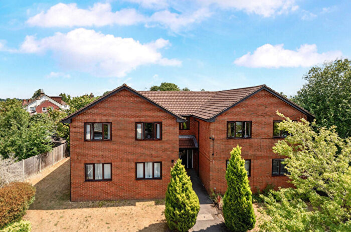 1 Bedroom Flat For Sale In Regent Court, Belvedere Close, Guildford, Surrey, GU2