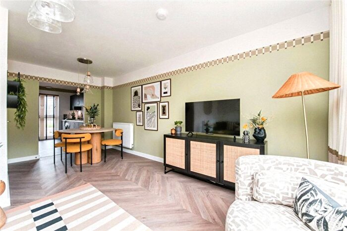 3 Bedroom End Of Terrace House For Sale In Badgers Rest, Exeter, Devon, EX4