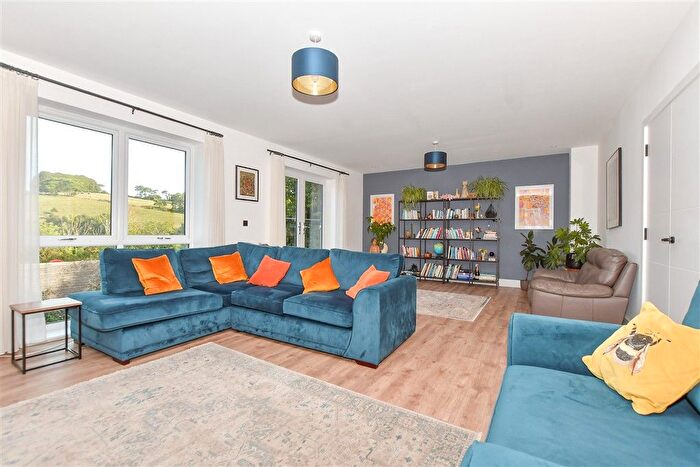 4 Bedroom Semi-Detached House For Sale In St. Mary's Rise, Lydden, Dover, Kent, CT15