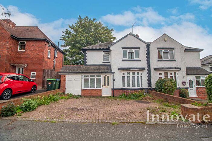 3 Bedroom Semi-Detached House For Sale In Parsons Hill, Oldbury, B68