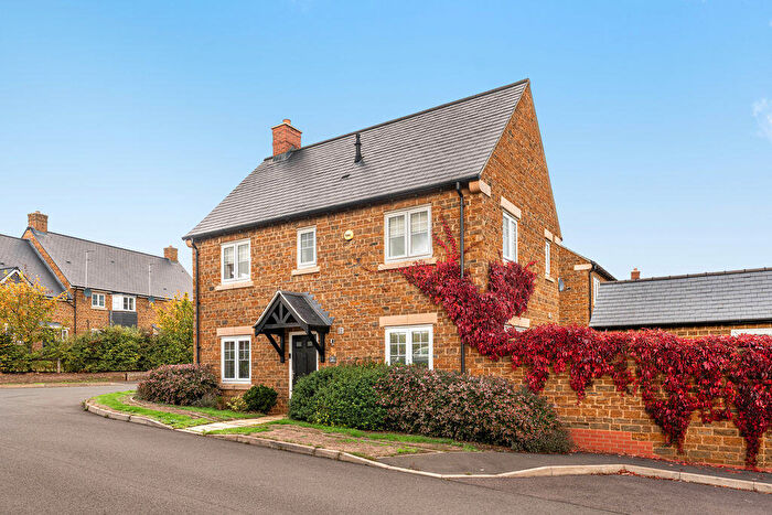 3 Bedroom Detached House For Sale In Pippin Close, Bodicote - No Onward Chain, OX15