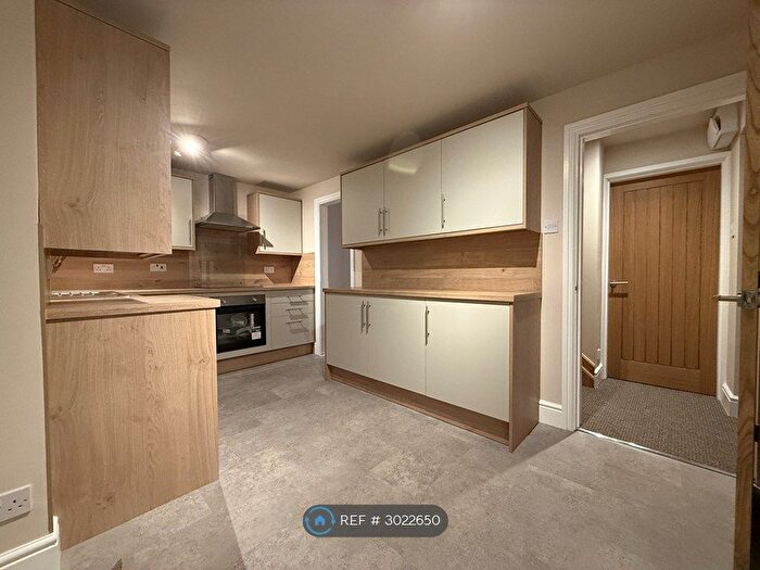3 Bedroom Semi-Detached House To Rent In Foxglove, Tamworth, B77