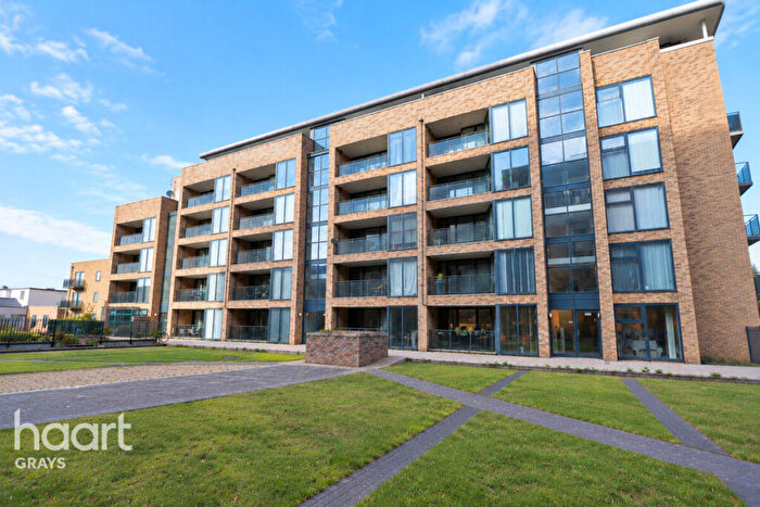 2 Bedroom Flat For Sale In Pullman Square, Grays, RM17
