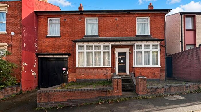 7 Bedroom Semi-Detached House For Sale In Mary Street, Sparkbrook, Birmingham, West Midlands, B12
