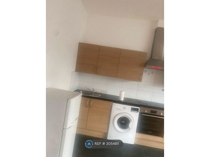 1 Bedroom Flat To Rent In St. Albans Road, Watford, WD24