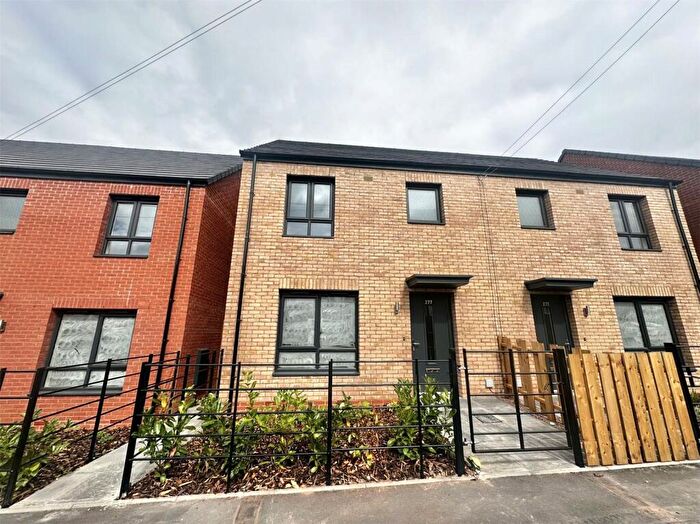 3 Bedroom Semi-Detached House To Rent In Woodland, Smethwick, B67