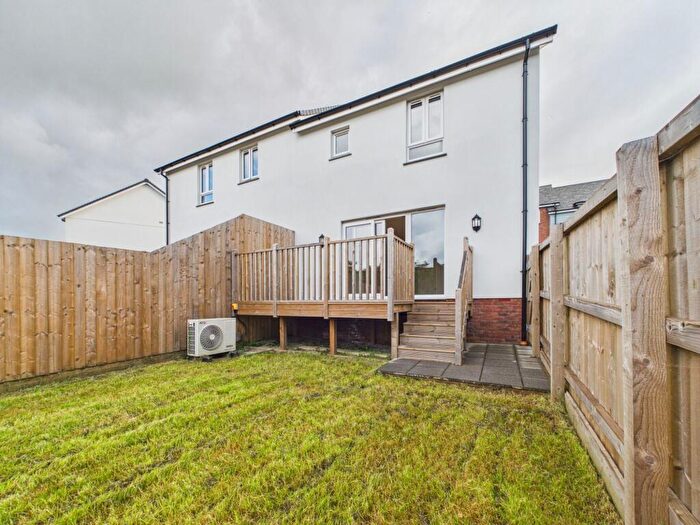 3 Bedroom Semi-Detached House For Sale In Brooks Avenue, Holsworthy, EX22