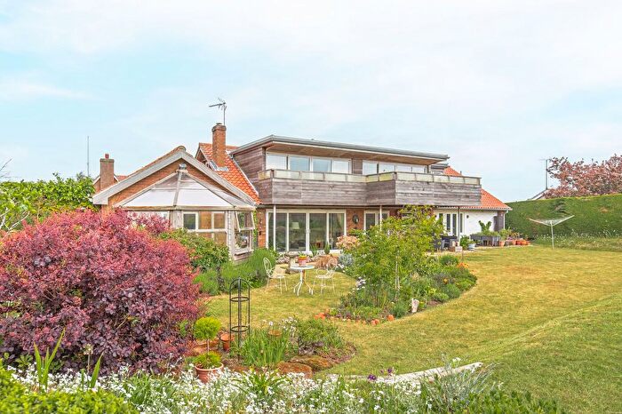 4 Bedroom Detached Bungalow For Sale In Ploughmans Piece, Thornham, Hunstanton, PE36
