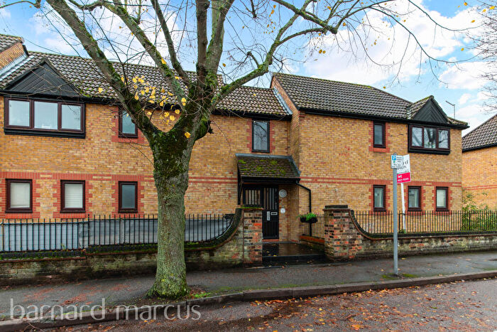1 Bedroom Flat To Rent In Greyhound Road, Sutton, SM1