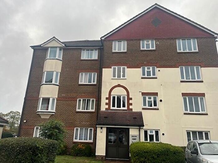 2 Bedroom Apartment To Rent In Boleyn Court, RH1