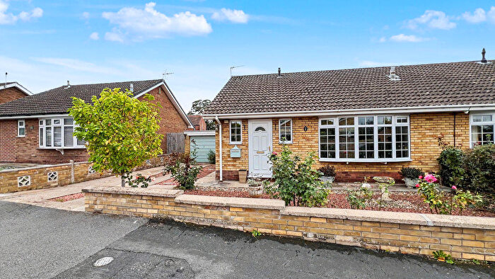 2 Bedroom Semi-Detached Bungalow For Sale In Hillfoot Drive, Bottesford, DN17