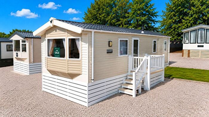 2 Bedroom Mobile/park Home For Sale In Capernwray, Carnforth, LA6