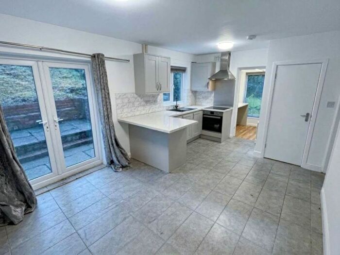 3 Bedroom Semi-Detached House To Rent In Stainborough Road, Dodworth, Barnsley, S75