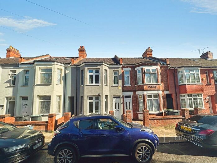 3 Bedroom Terraced House To Rent In Avondale Road, Luton, Bedfordshire, LU1
