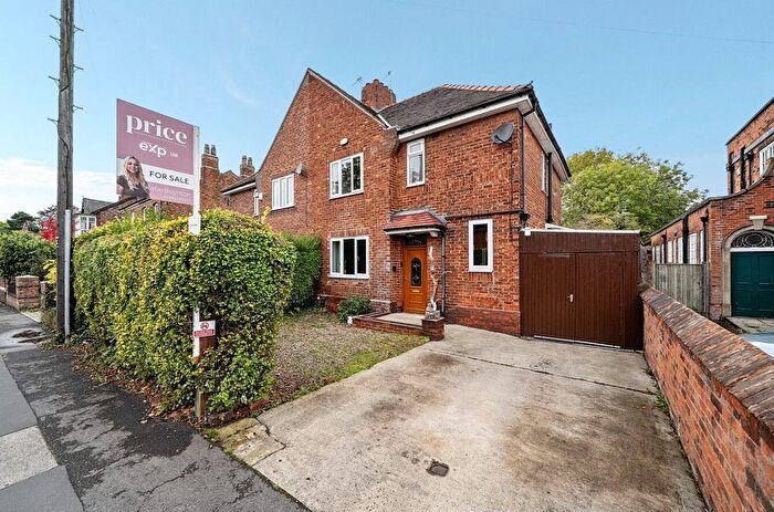 3 Bedroom Semi-Detached House For Sale In Huntington Road, York, YO31