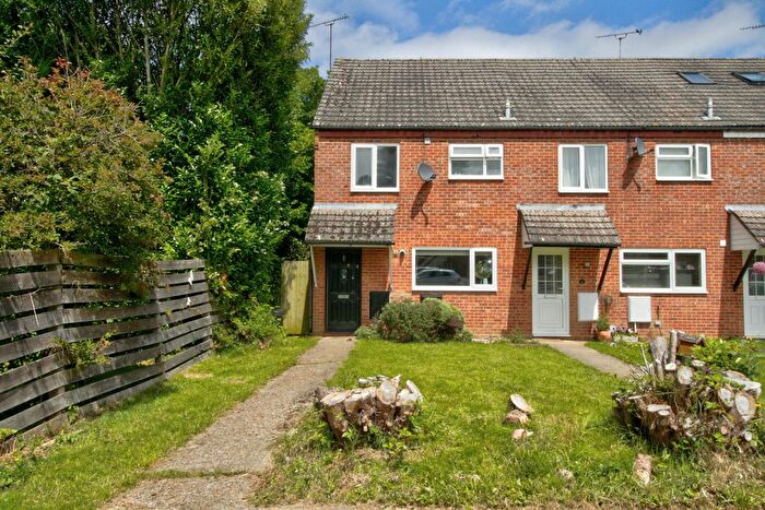 3 Bedroom End Of Terrace House For Sale In Shenden Close, Sevenoaks, TN13
