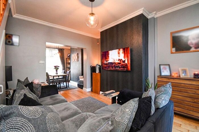 2 Bedroom Terraced House For Sale In Kingsford Street, Salford, M5