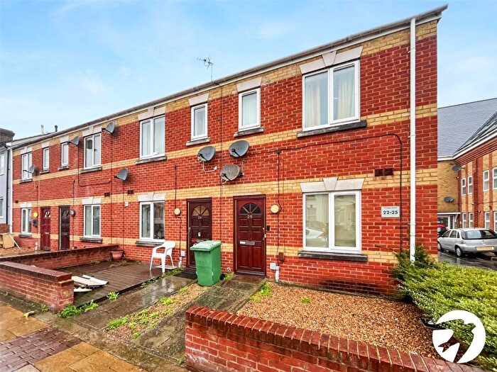 1 Bedroom Maisonette To Rent In Trafalgar Street, Gillingham, Kent, ME7