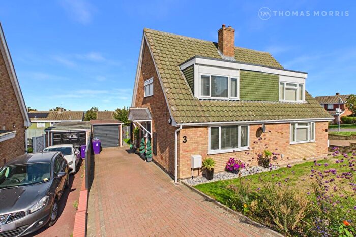 3 Bedroom Semi-Detached House For Sale In Hunters Way, Royston, Hertfordshire, SG8