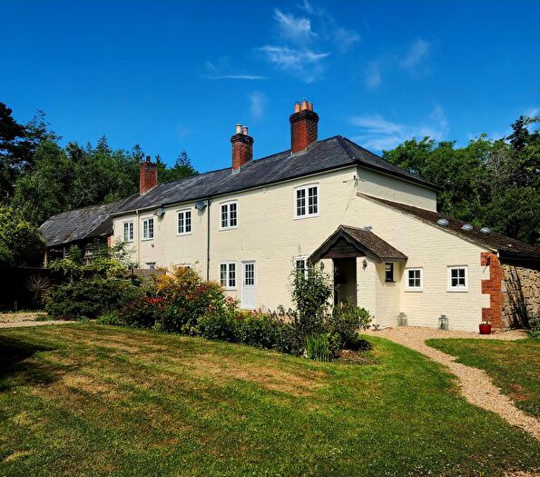5 Bedroom House To Rent In Hamstead Drive | Yarmouth, PO41