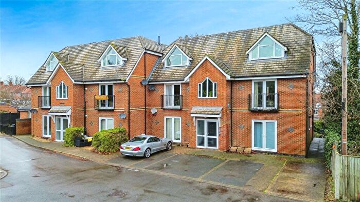 2 Bedroom Apartment To Rent In Lundy Lane, Reading, Berkshire, RG30