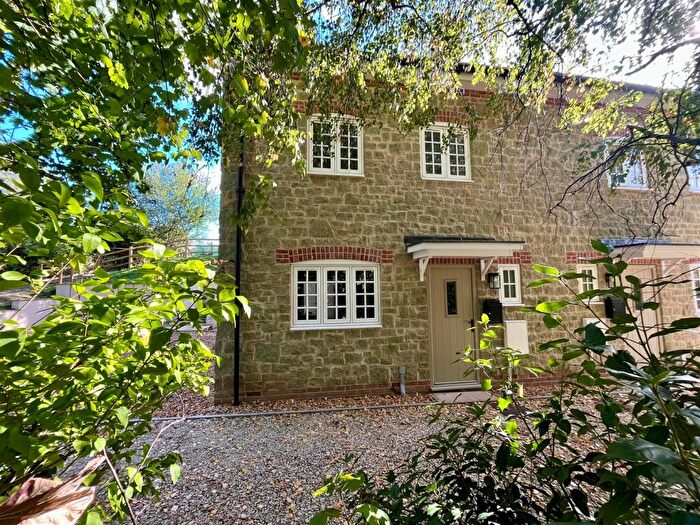 3 Bedroom Semi-Detached House For Sale In Fovant, SP3