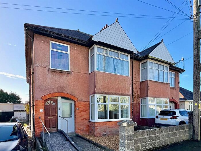 2 Bedroom Flat For Sale In Plymstock, Plymouth, PL9