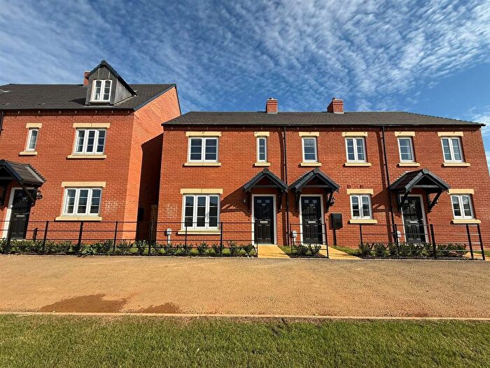 3 Bedroom Semi-Detached House To Rent In Jubilee Gardens, Wakefield, WF1