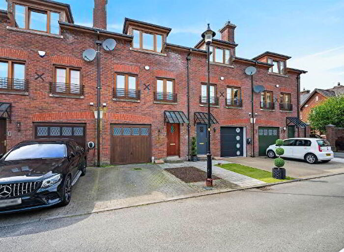 3 Bedroom Mid TownHouse To Rent In Castlegrange, Belfast, BT5