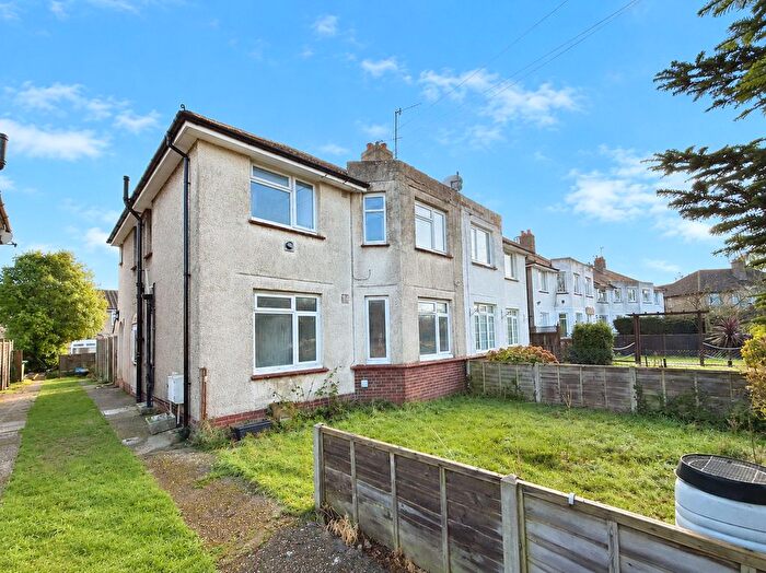 2 Bedroom Flat For Sale In Highfield Gardens, Bognor Regis, West Sussex, PO22