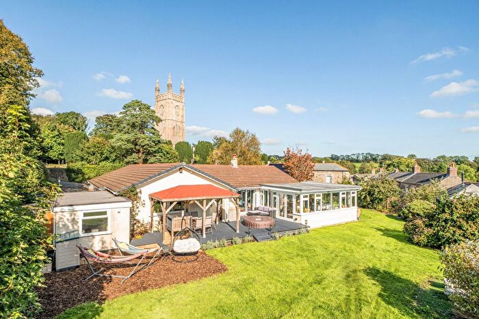 5 Bedroom Bungalow For Sale In North Hill, Launceston, PL15