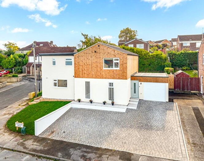 4 Bedroom Detached House For Sale In Burnside Walk, Harrogate, HG1