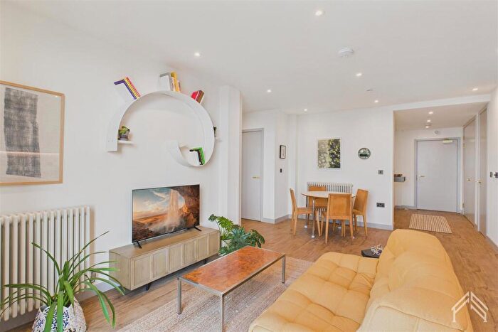 1 Bedroom Apartment To Rent In Selborne Road | London, E17