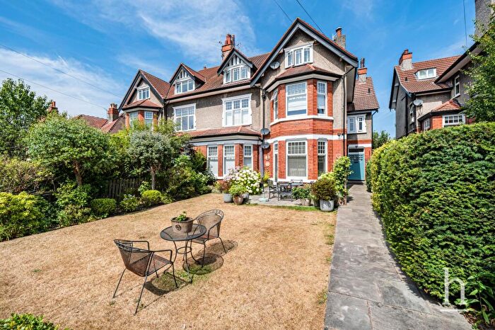 2 Bedroom Flat For Sale In The Oatlands, West Kirby, CH48