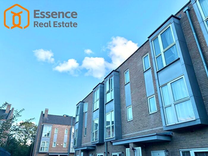 3 Bedroom Terraced House For Sale In Caraway Road, Edgbaston, B5