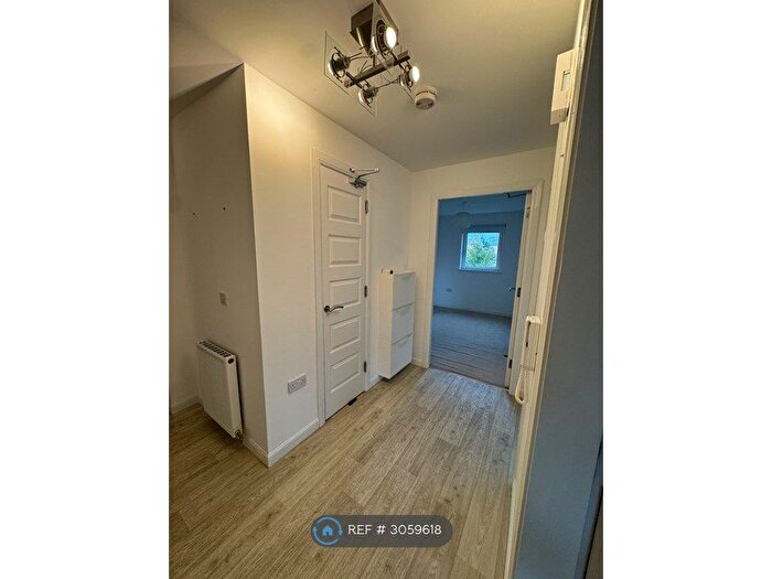 2 Bedroom Flat To Rent In Glendevon Drive, Stirling, FK8