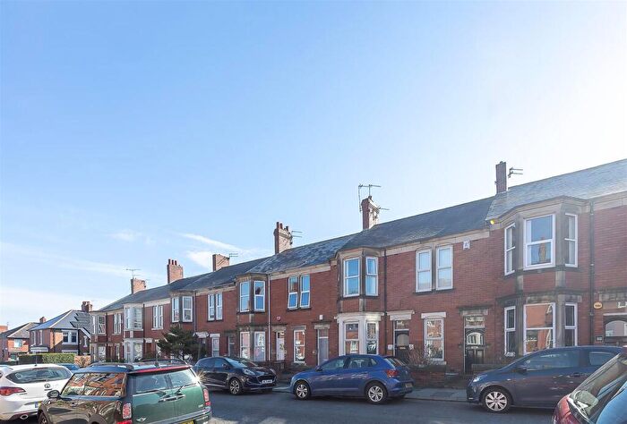 4 Bedroom Flat To Rent In Sackville Road, Heaton, Newcastle Upon Tyne, NE6