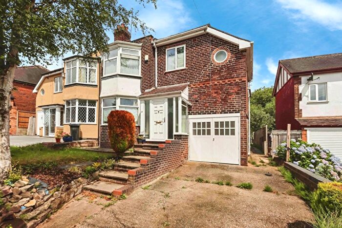 4 Bedroom Semi-Detached House For Sale In Lyndhurst Road, Birmingham, West Midlands, B24