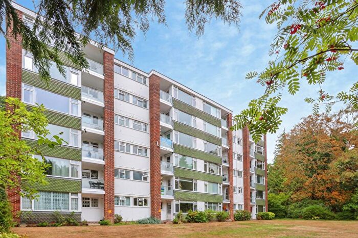 2 Bedroom Flat For Sale In Lindsay Road, Poole, BH13