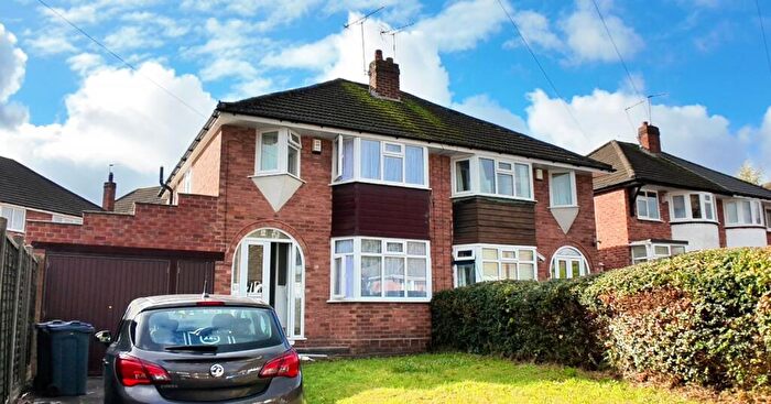 3 Bedroom House To Rent In Goss Croft, Selly Oak, West Midlands, B29