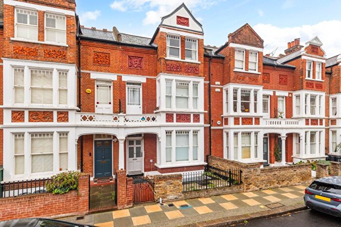 1 Bedroom Flat For Sale In Carmalt Gardens, Putney, London, SW15