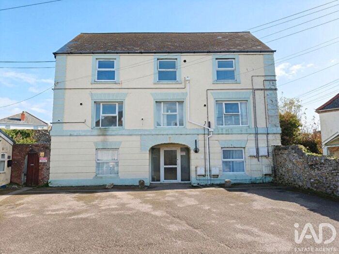 1 Bedroom Flat To Rent In Fore Street, Hayle, TR27